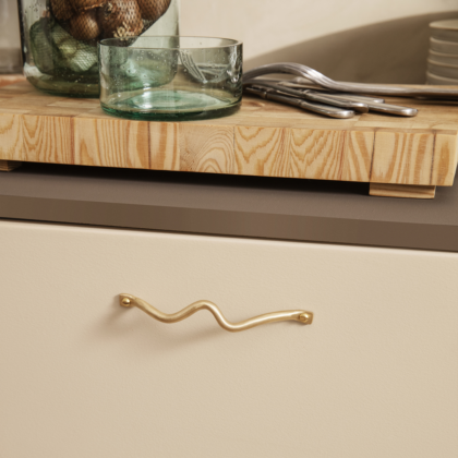 CURVATURE HANDLE (set of 6) | The Room Living
